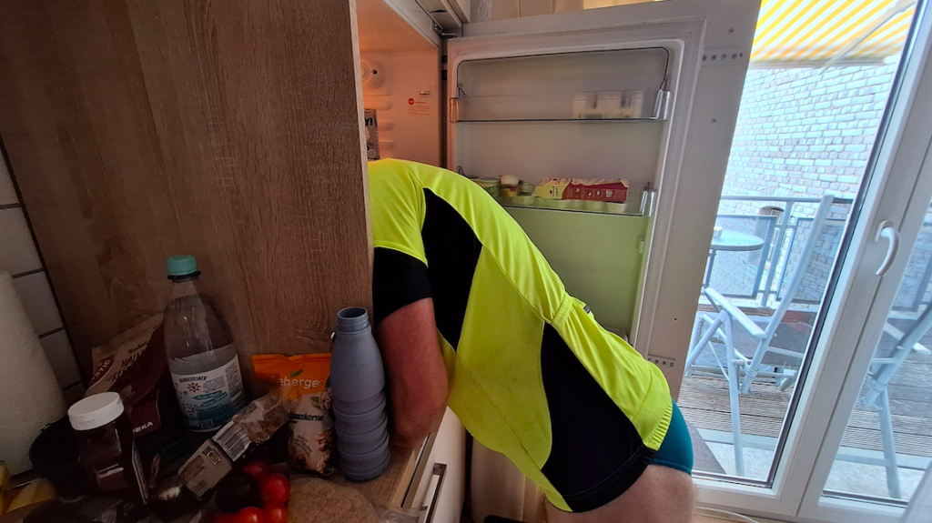 Wenn´s dann immer noch nicht reicht, steigt man halt in den Kühlschrank