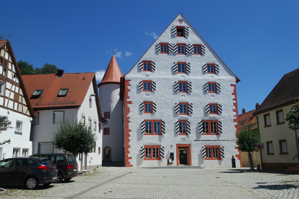 Museum des Flugpioniers Gustav Weißkopf, der in Leutershausen geboren wurde
