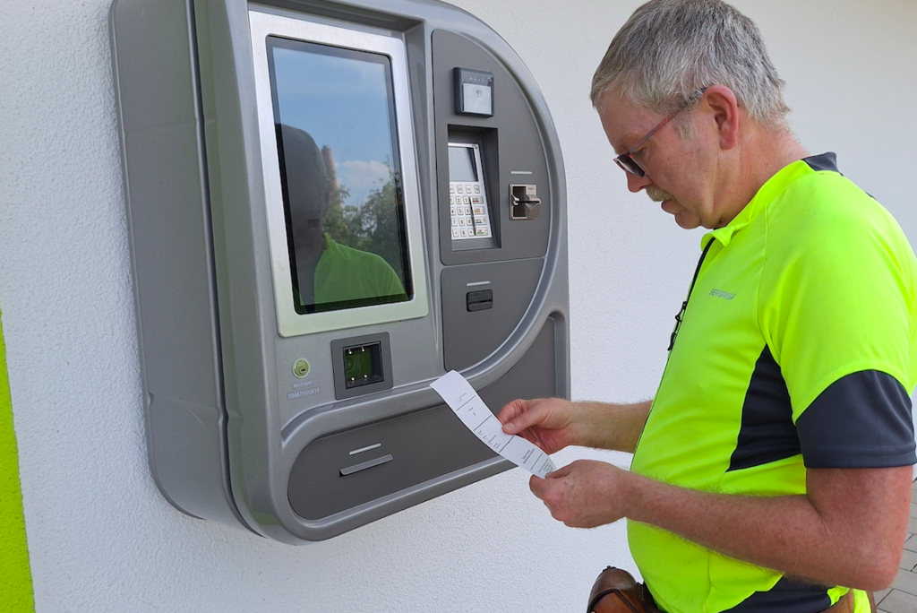 Jeden Tag eine andere Unterkunft: Vom analogen Zelten zum digitalen Check-in