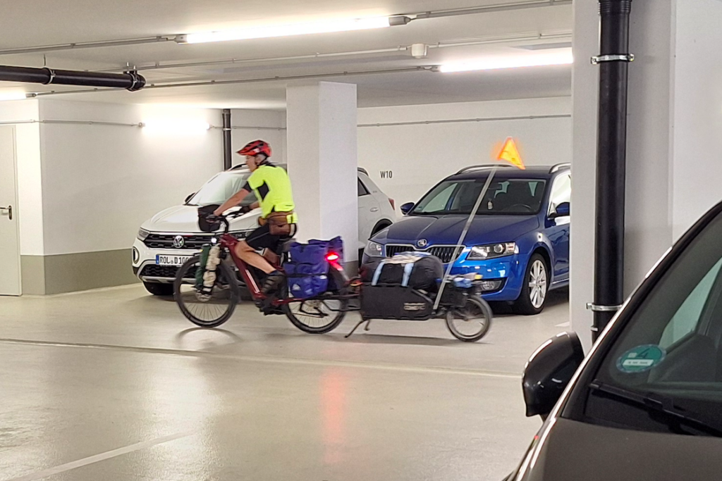 Erste Burley-Versuche im Parkhaus des Hotels