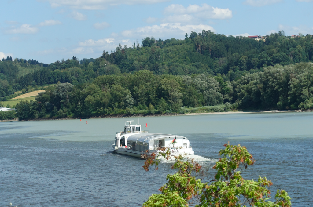 Donau und Innwasser bei Passau: Noch sichtbar getrennt
