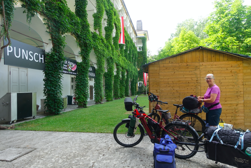 Ankunft im Gästehaus Schloss Aschach