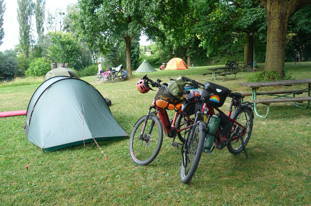 Campingplatz Au an der Donau: Hier war nun einiges los auf der Zeltwiese