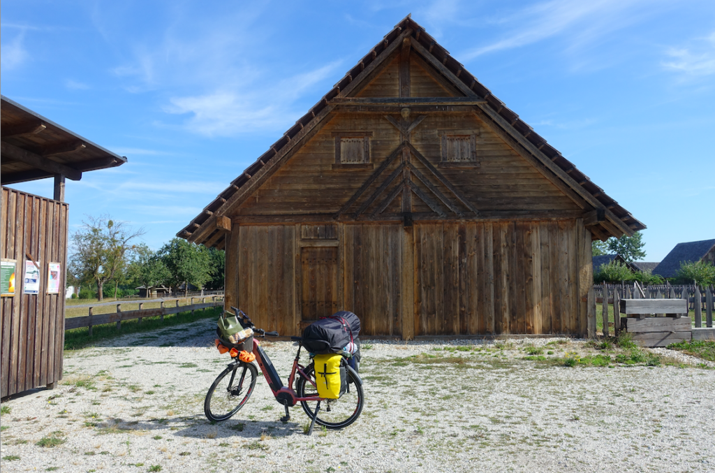 Kurzer Stopp am Keltischen Dorf hinter Mitterkirchen