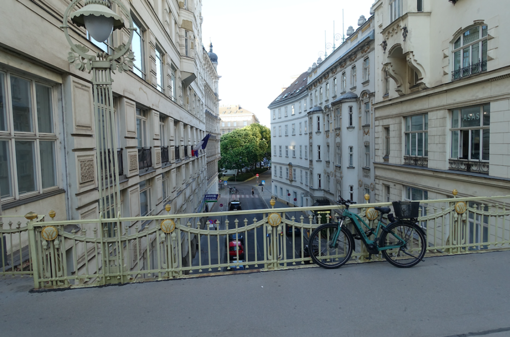 „Hohe Brücke – tiefer Graben“