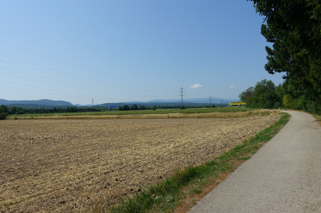 Im Süden die „Bucklige Welt“ der östlichsten Zentralalpen