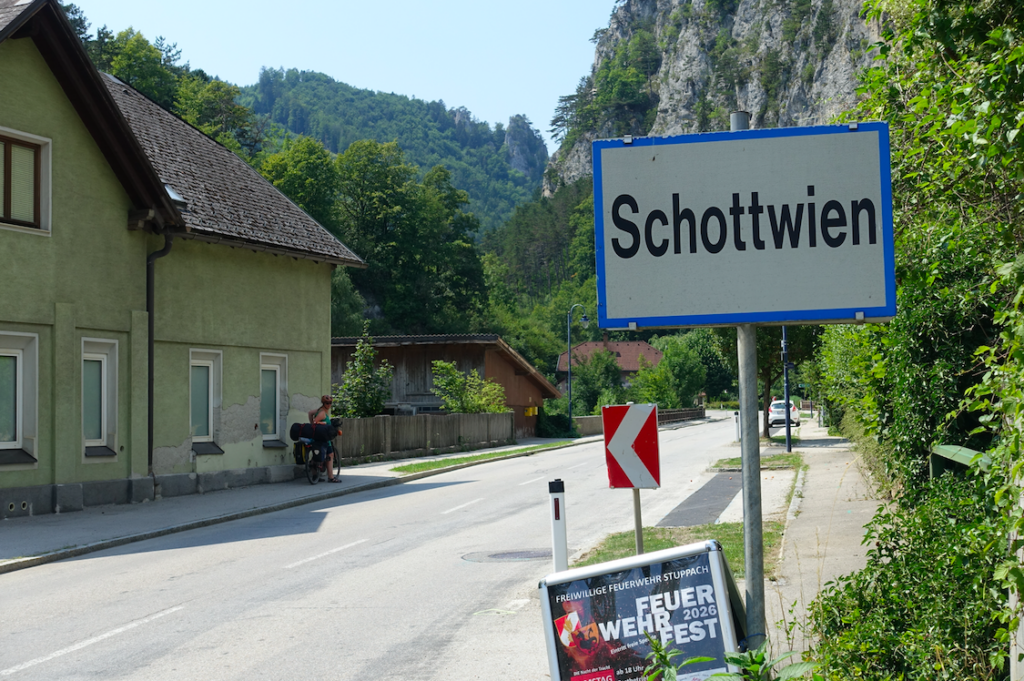 Schottwien vor dem Schließmuskel … ähh … Fuß der Alpen