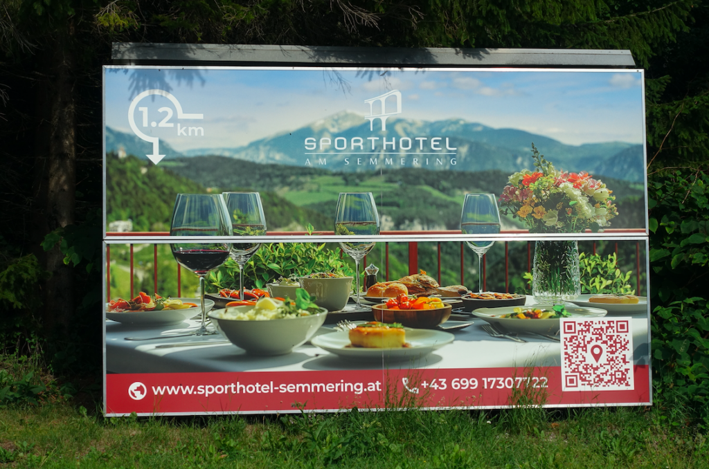 Special für Martin Palmer: Auf dem Simmering gibt es ein SPORTHOTEL ;)