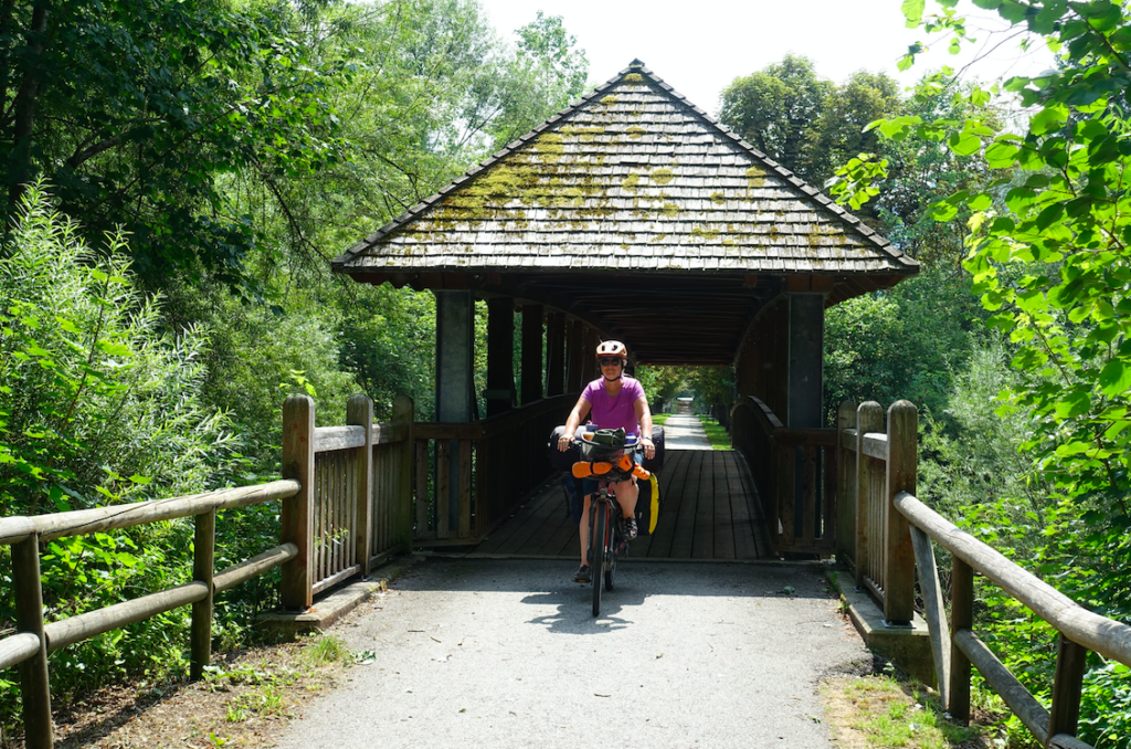 Überdachte Brücke über die Mürz