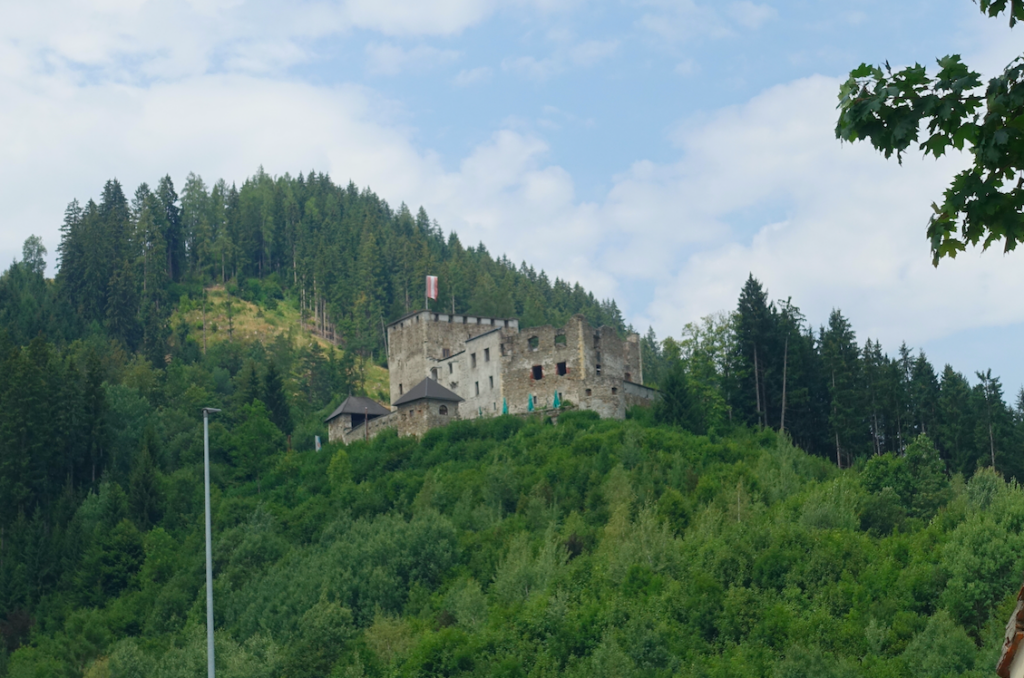 Irgendeine Burg im Mürztal