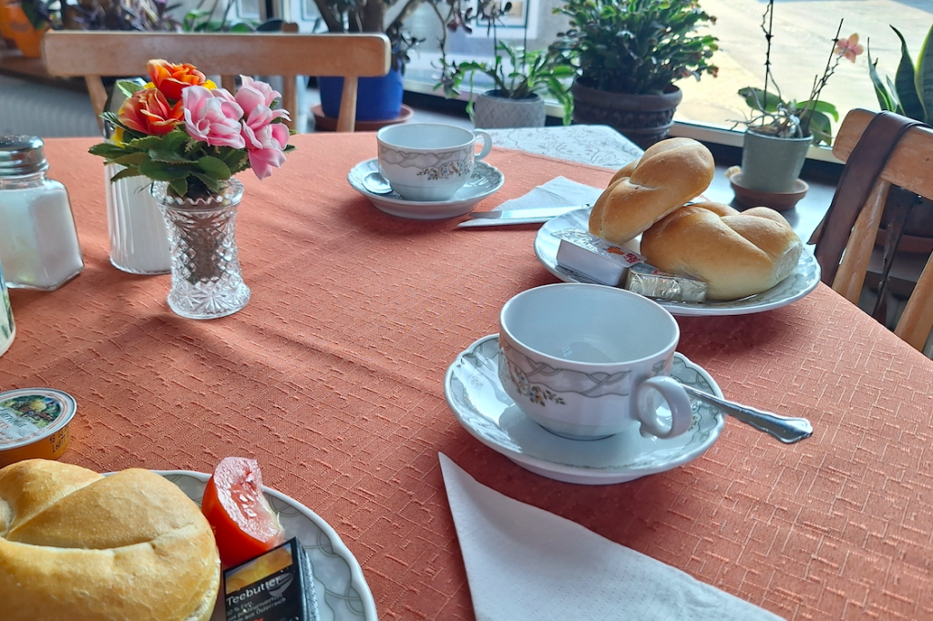 Österreichisches Standardfrühstück: auf Dauer würde uns das nicht befriedigen