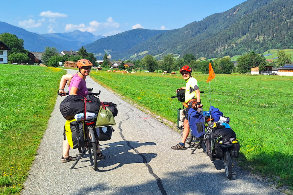 Schade, dass dieser fantastische Tag nur gut drei Stunden gedauert hat (Im Hintergrund die Hafnergruppe, die zu den Hohen Tauern gehört)