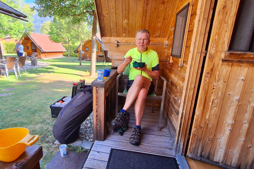 Frühstück an der Radlerhütte