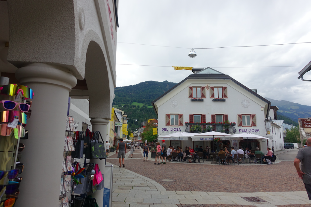 … um dann in aller Ruhe Eis und eine Waffel zu essen :)