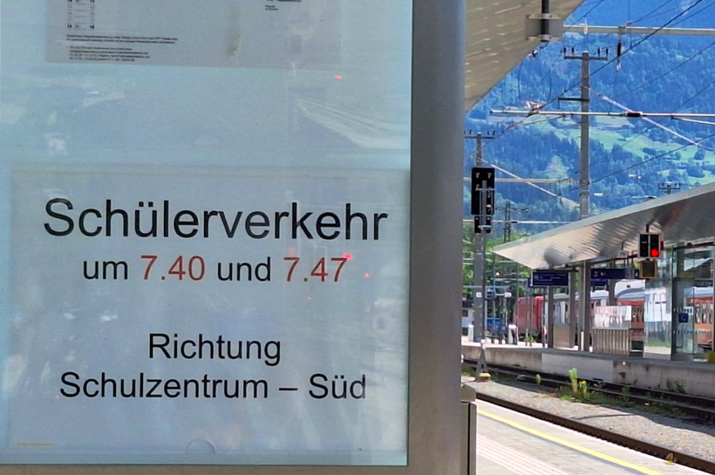 Und dann waren wir noch am Bhf, um die Lage zu checken (Hä? Schülergefahr? Oder die schnellste Verbindung nach Hause zum Schulzentrum Süd?)