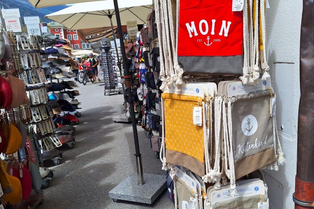 Hä? Ein ganzer Laden voller Küstenkram mitten im Binnenland Österreich???