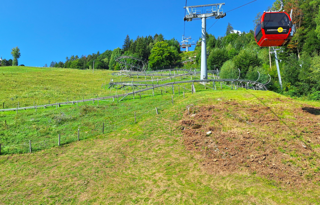 Heue ging es wadenschonend mit zwei Seilbahnen von 690 auf 1.520 m