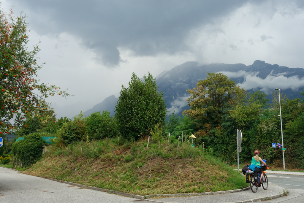 Wir wagen es, dem Gewitter nach- und dem nächsten Regen davonzufahren