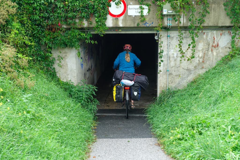 In Wörgl müssen große Radler den Kopf einziehen
