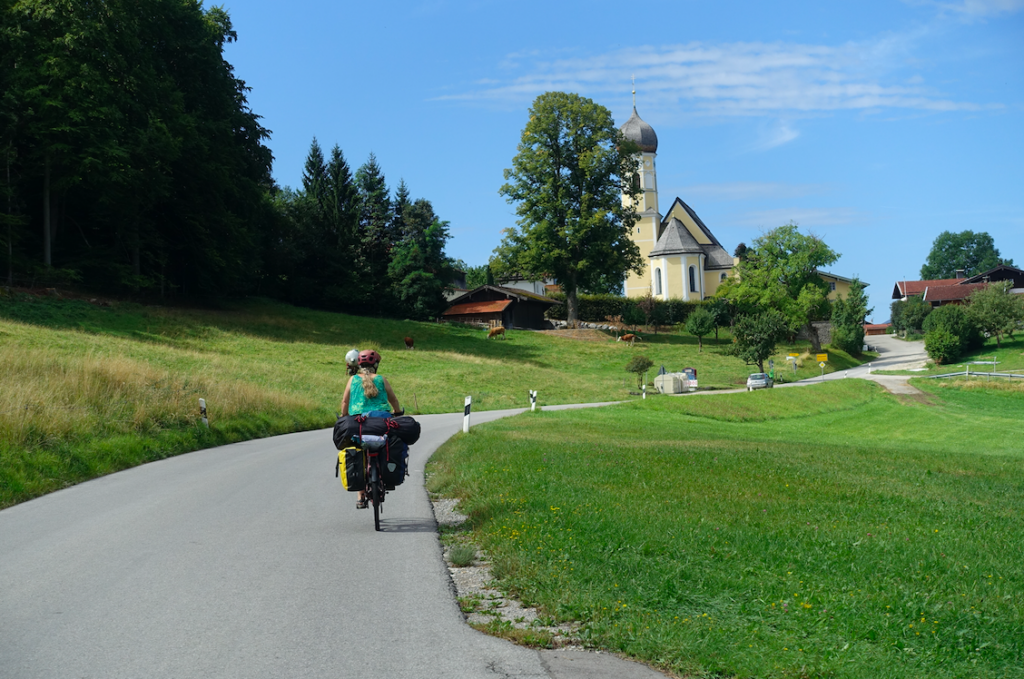 Von einem Kirchdorf zum nächsten