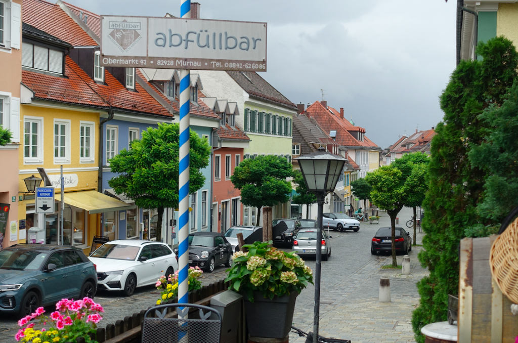 In Murnau gibt es einen Laden, wo man erlesene Essige und Öle abfüllen kann. Hmmm!