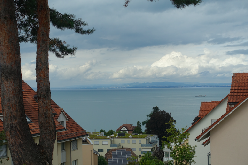Wolkenbänke über dem Bodensee – das Wetter bessert sich