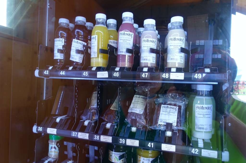 Und in diesem Automaten gab es Milch- u. Fleischprodukte der Wasserbüffel aller Art