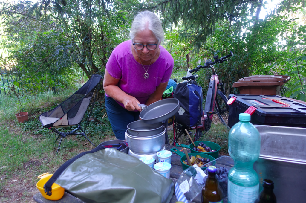Campingküche beim Garten-Camping