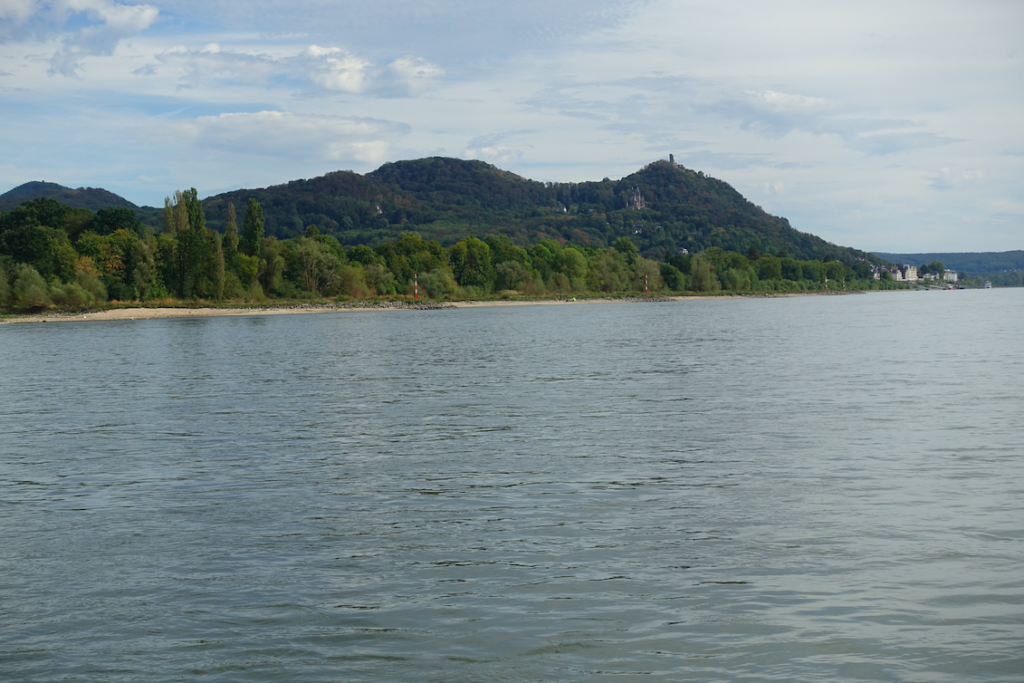 In Bonn-Oberkassel ist man am Siebengebirge schon fast vorbei